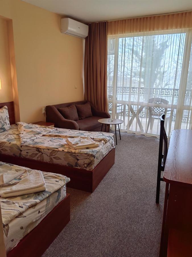 Family Hotel Diana Tsarevo Bagian luar foto