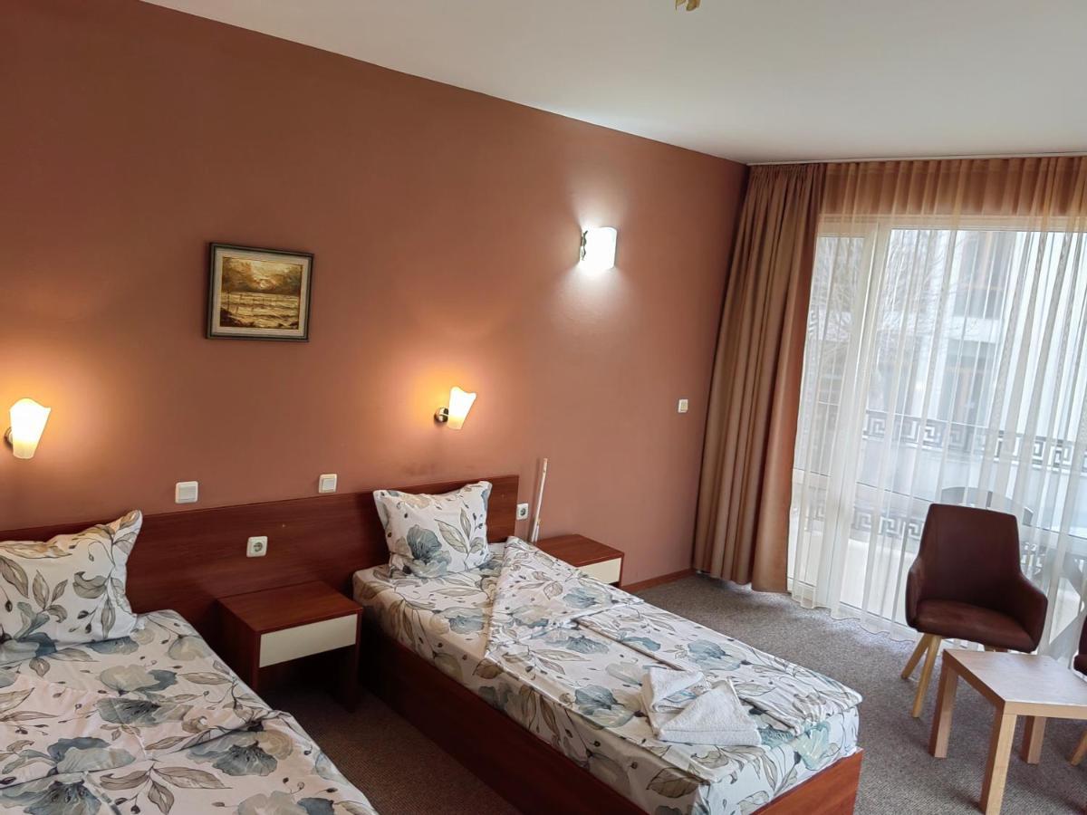 Family Hotel Diana Tsarevo Bagian luar foto