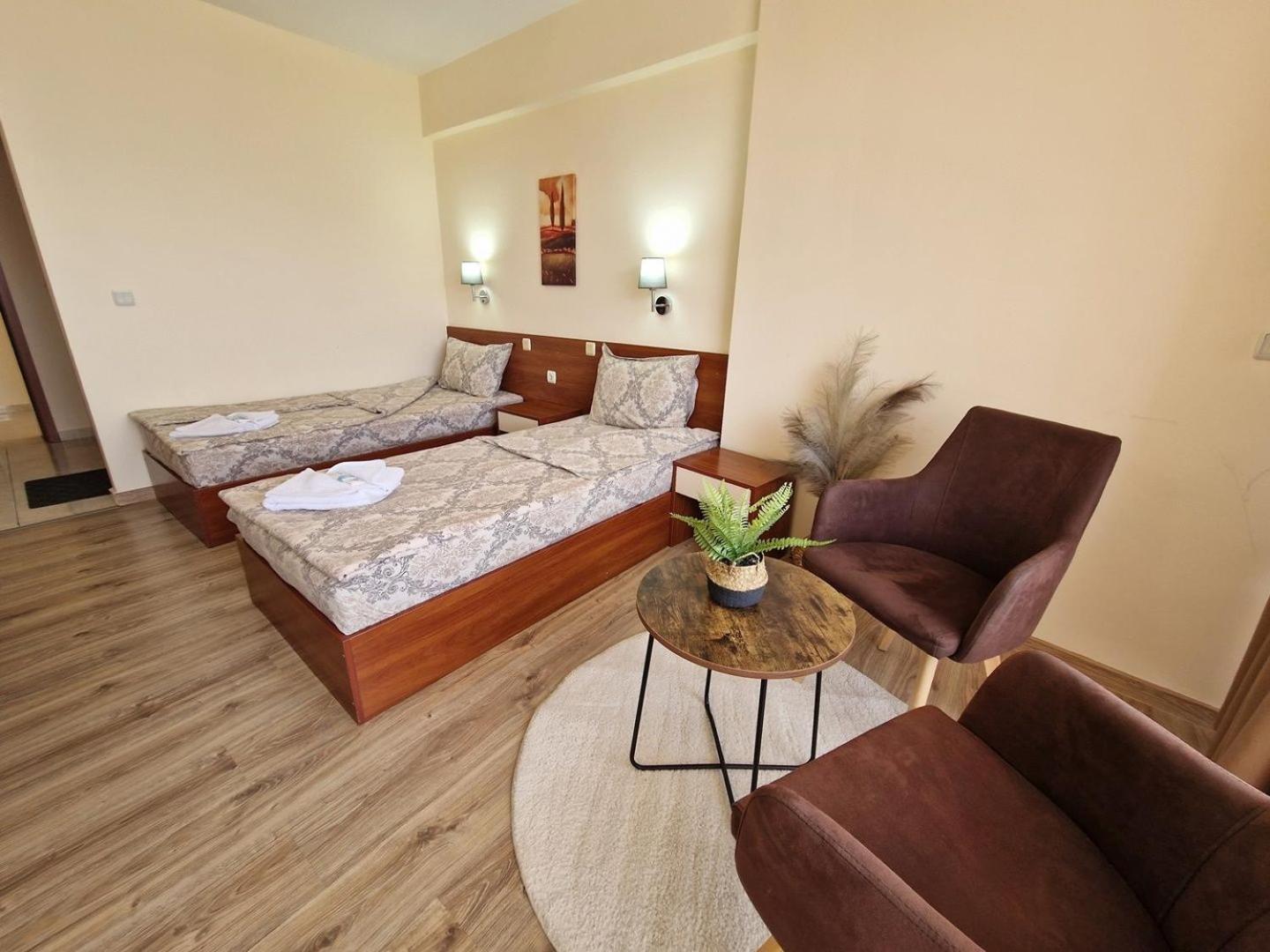 Family Hotel Diana Tsarevo Bagian luar foto
