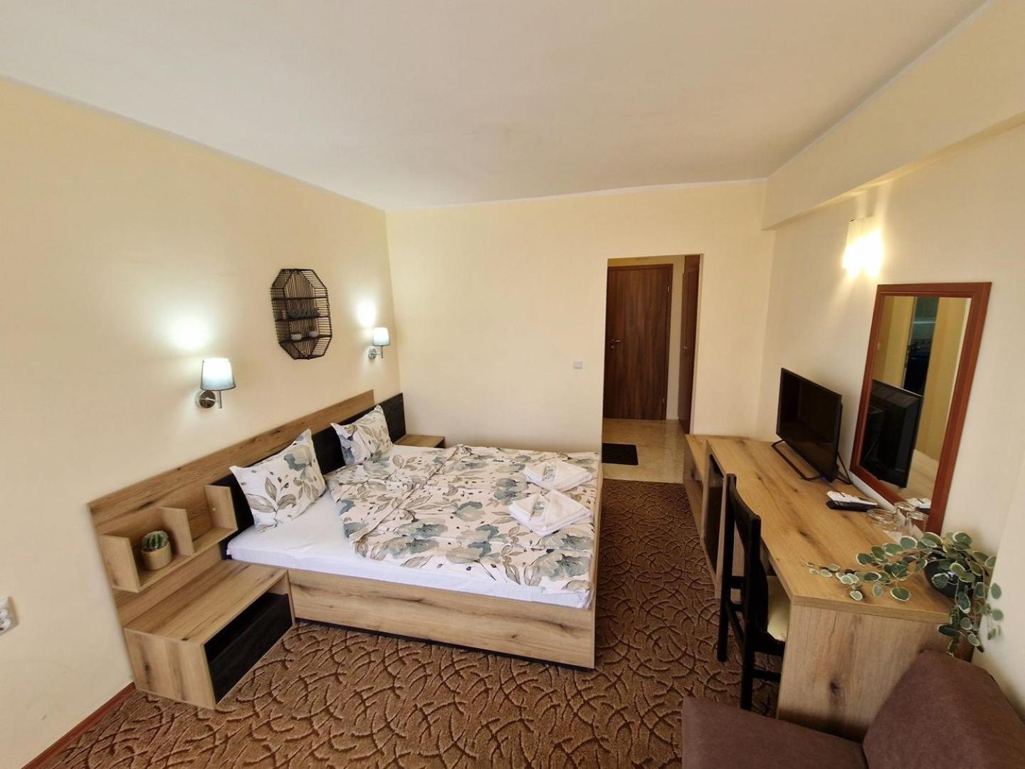 Family Hotel Diana Tsarevo Bagian luar foto
